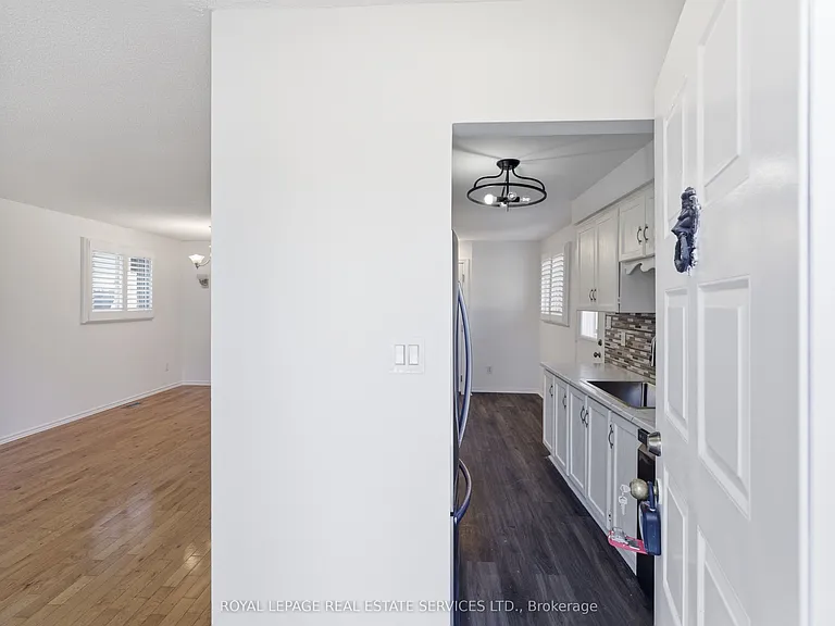 341 Rexford Dr — Photo 4