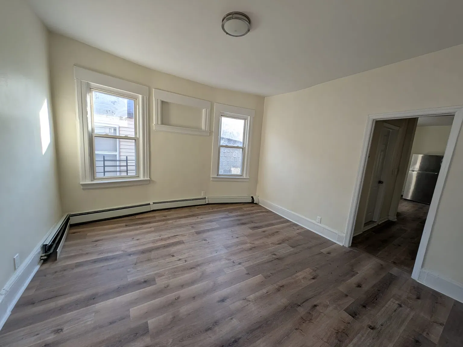 31 Cedar Ave — Photo 2
