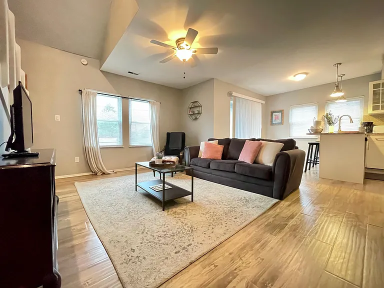 1176 Jaeger St — Photo 5