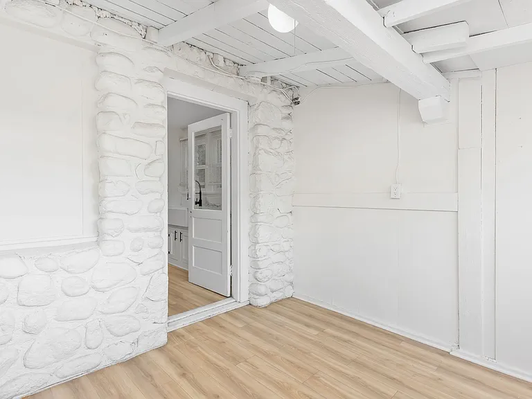 1359 Jasper Ave #2 — Photo 44