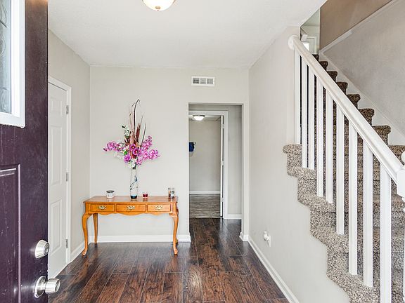 5th image of 433 Helton Dr
