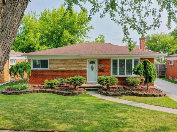 21205 Centennial St, Saint Clair Shores, MI 48081