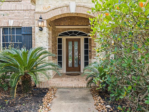 04-10311 Pitcataway Dr - 04_11zon_08182025