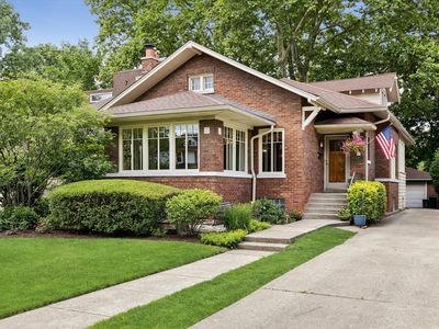 210 Gage Rd, Riverside, IL, 60546