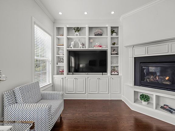 4th image of 3604 Julia Ln