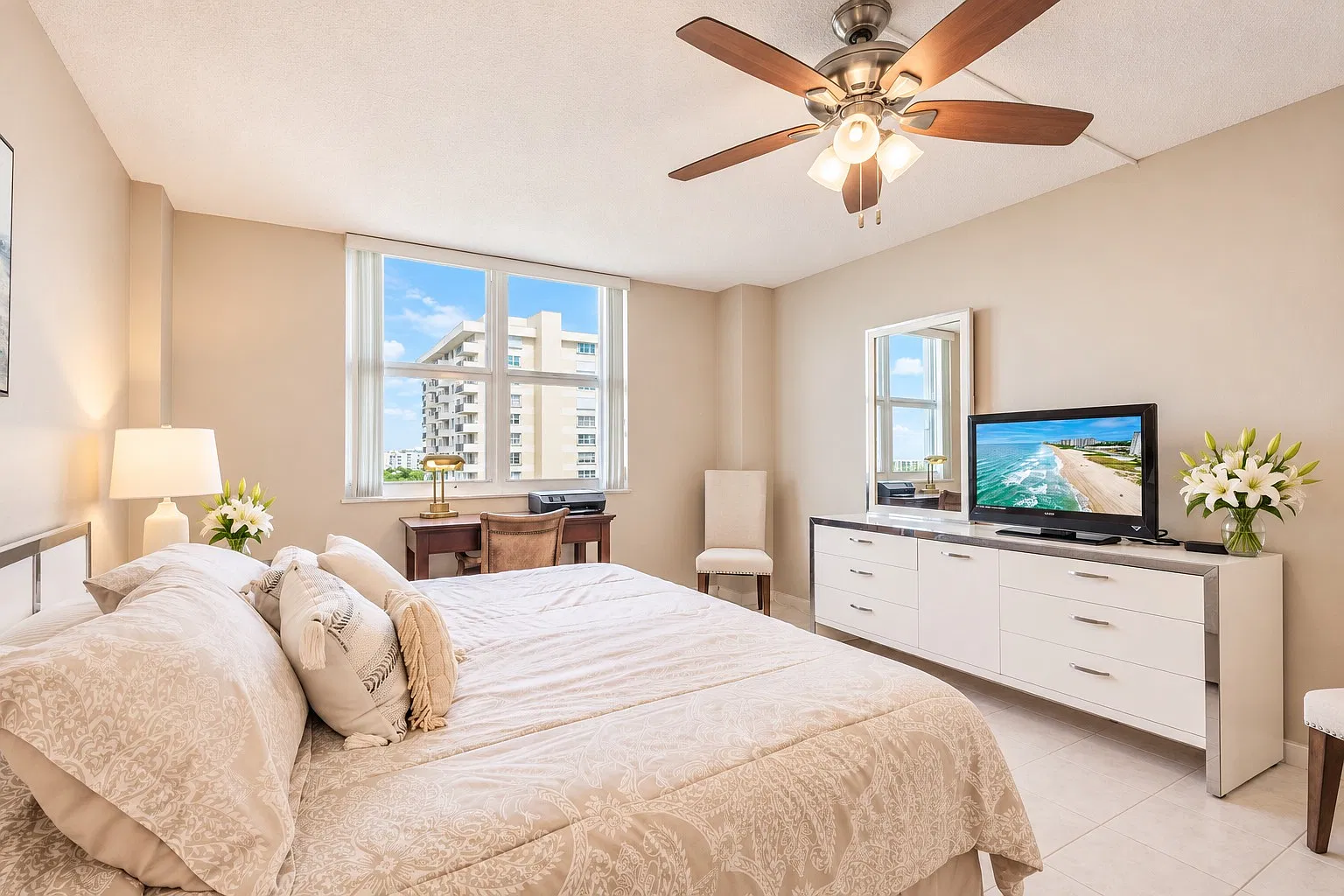2 bed, 1160 sqft, $5,500 — Photo 4