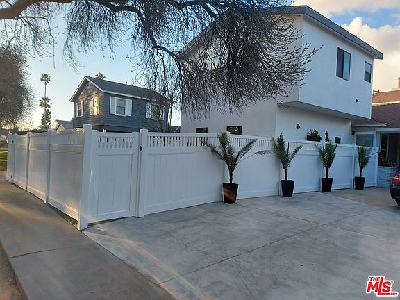 2nd image of 17843 Tarzana St