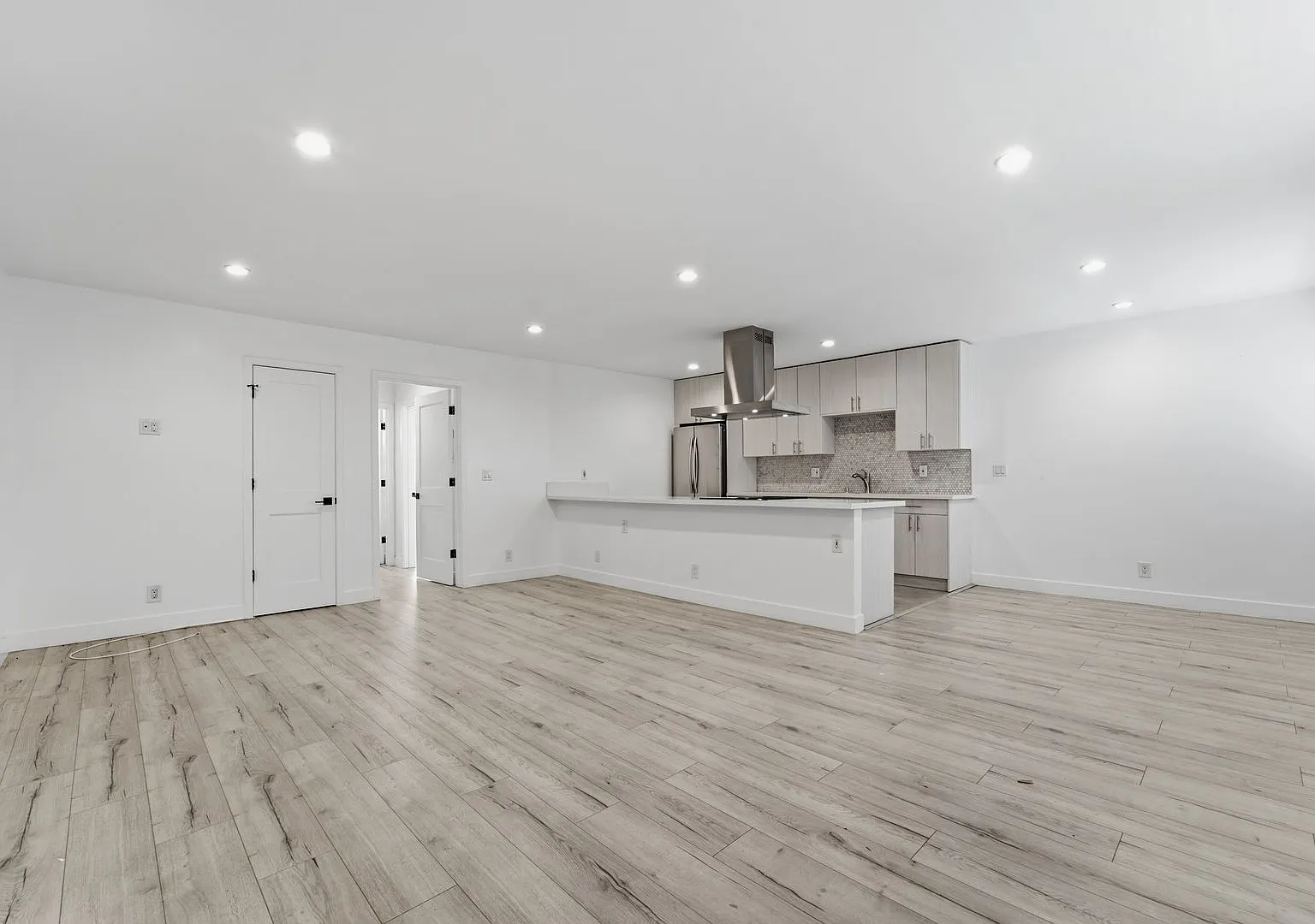 1009 N. Edinburgh — Photo 3