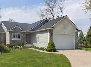 951 Cherrywood Cir, Portland, MI