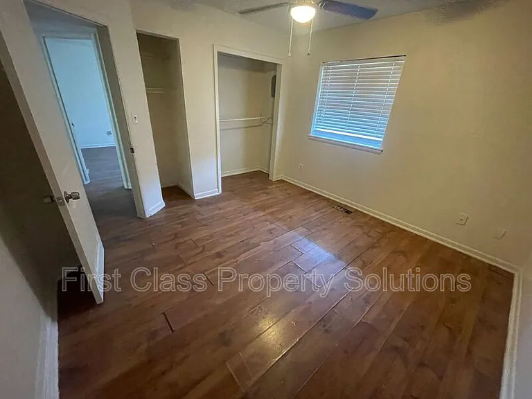 1731 NW 32nd St #15 — Photo 8