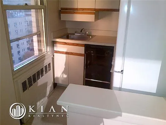 Rented by Kian Realty | media 8