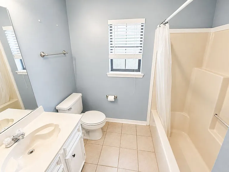464 Mayfair Ct — Photo 8