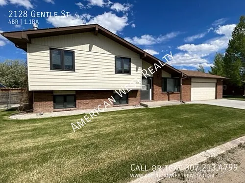 2128 Gentle St Photo 1