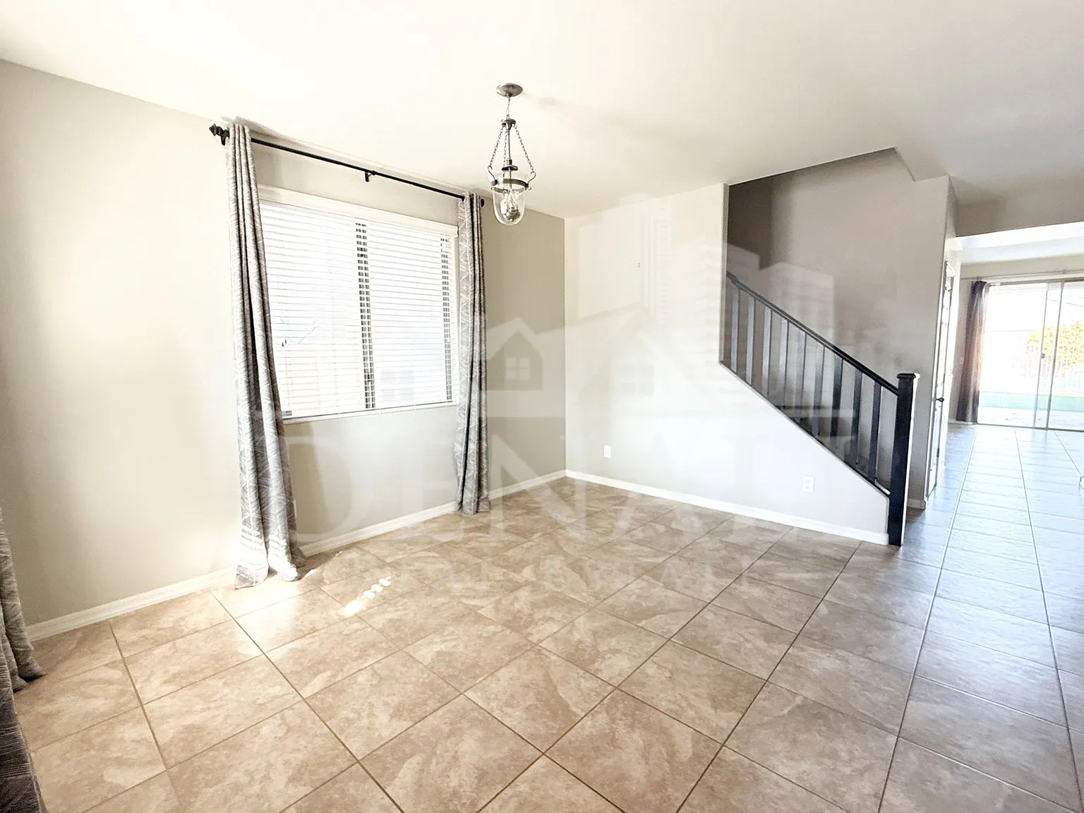 5 bed, 3.0 bath, 2562 sqft, $3,095 — Photo 2