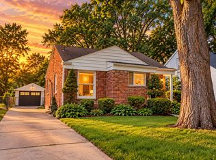 20290 Woodmont St, Harper Woods, MI 48225