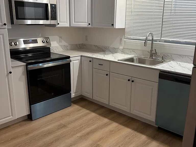32 Heston Ave #B — Photo 3