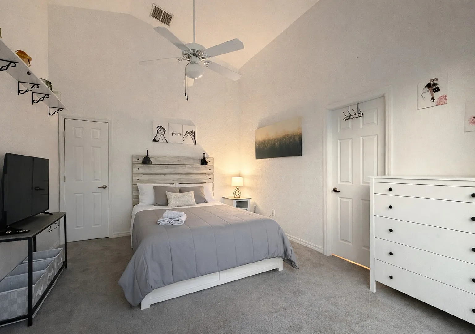 Relaxing Florida Furnished Home — Photo 3