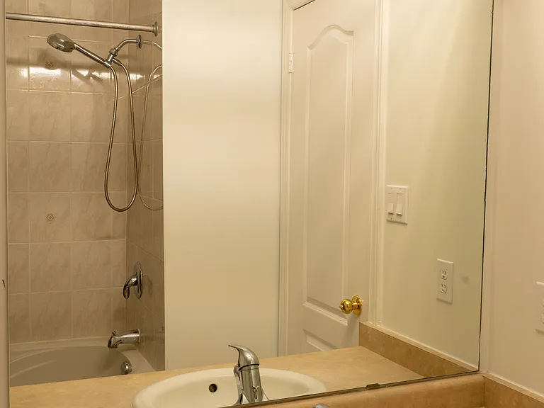 620 Madame St — Photo 22