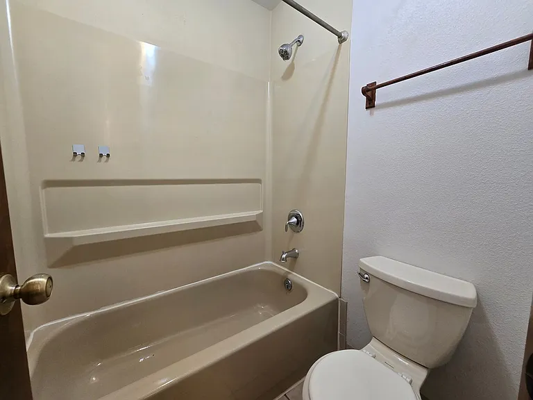 1513 Seneca Cir — Photo 11