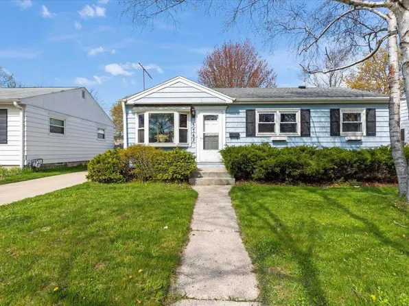 3743 South 55th STREET, Milwaukee, WI 53220