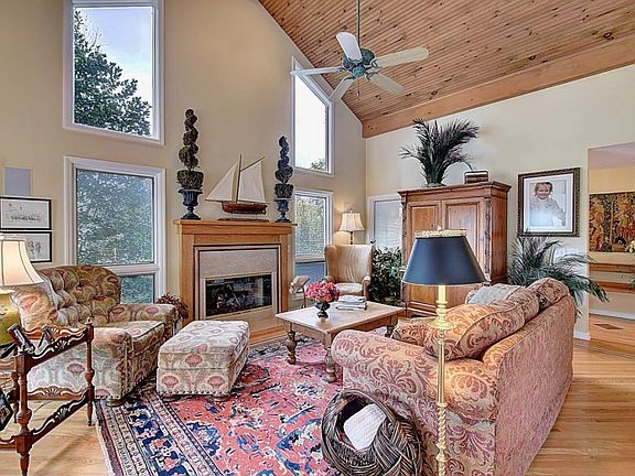 4th image of 402 Candy Creek Dr