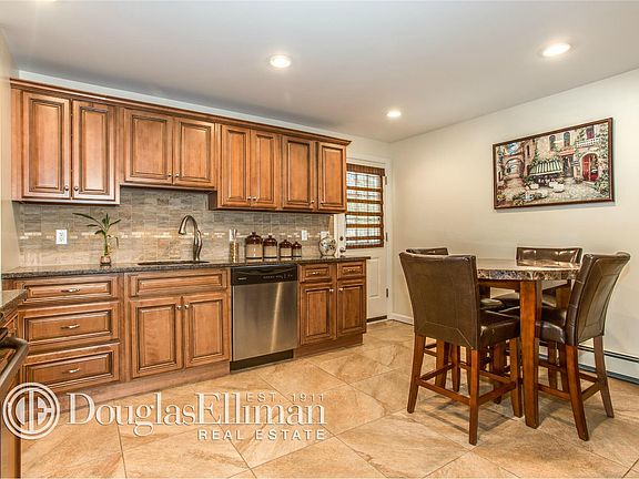 4th image of 665 Morton Ave