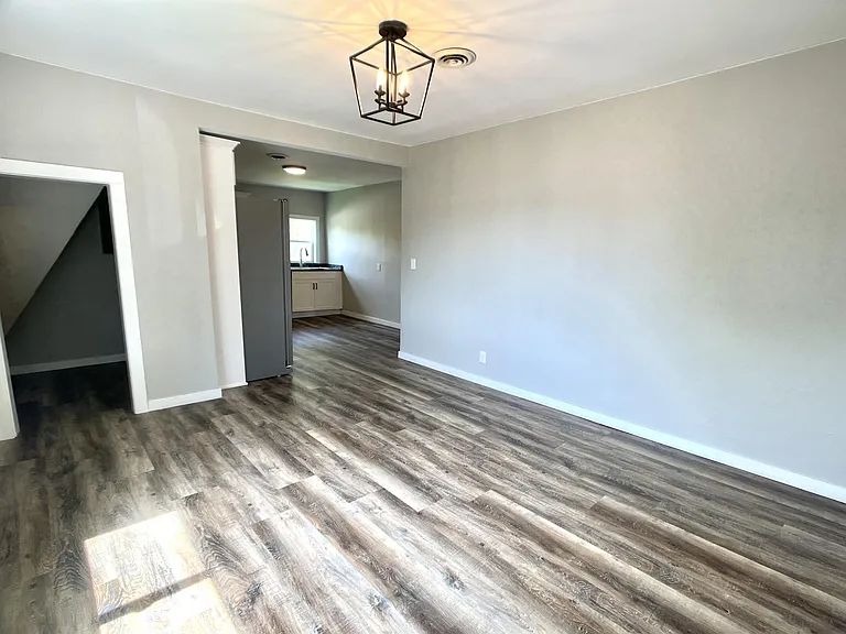 930 S Broadway Ave #4 — Photo 8