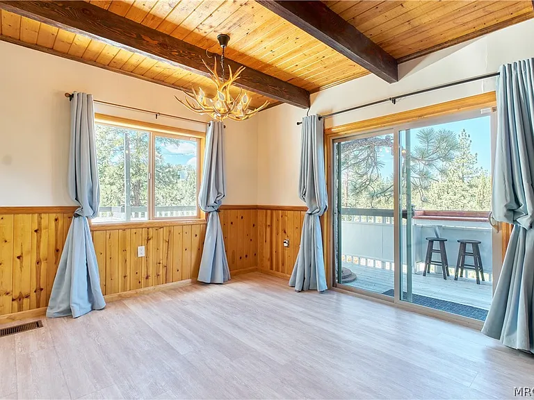 509 Wallace Ln — Photo 12