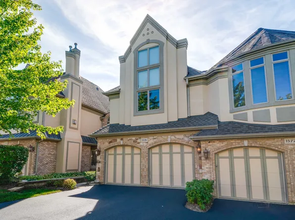 1576 S Kembley Ave, Palatine, IL 60067