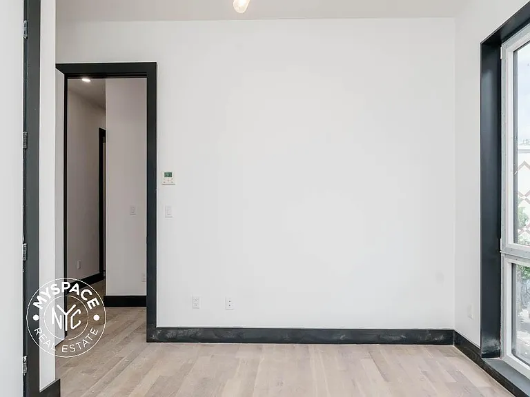 923 Broadway #4C — Photo 12
