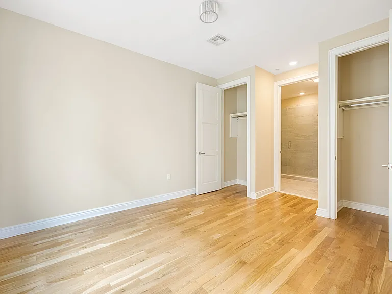 10 Main St #101 — Photo 13