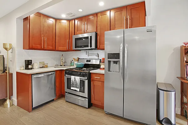 Sold by Compass | media 25