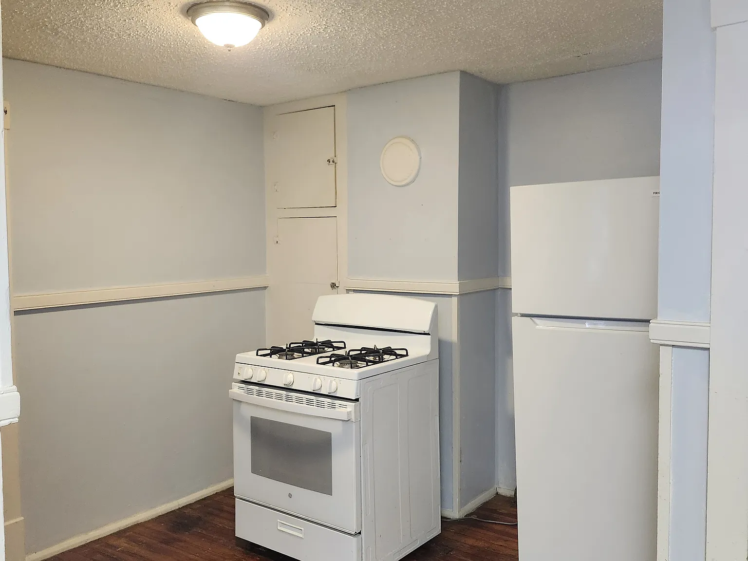2 bed, 800 sqft, $1,350 — Photo 2