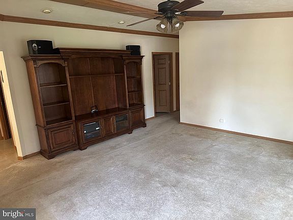 4th image of 1 Walnut Ln