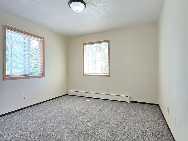 904 Thomas Ave NE — Photo 9