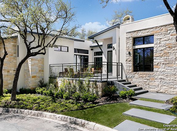 3rd image of 1 Eden Park