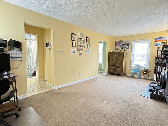 5th image of 224 N Wolf Rd