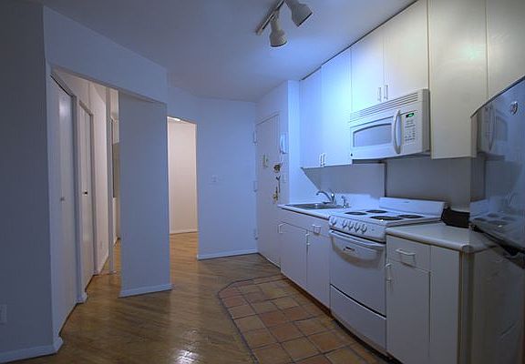 3rd image of 214 E 88th St APT 3D