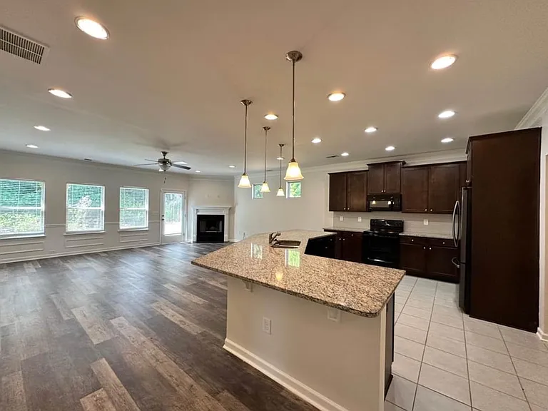 901 Blind Brook Cir — Photo 3