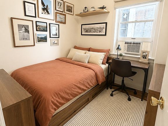 3rd image of 231 E 50th St APT 1D