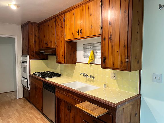 Another view of the kitchen.