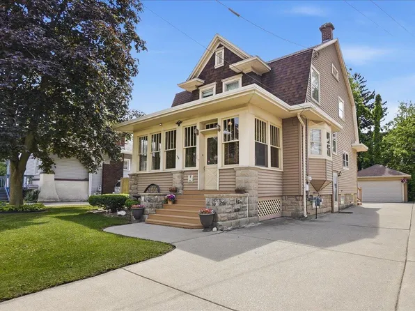 317 S East St, Crown Point, IN 46307