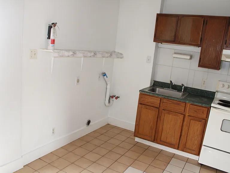 101 S Commonsway Dr #103C — Photo 3
