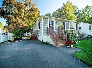 34 Eagle Pl, West Haven, CT 06516