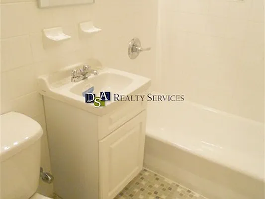 Rented by DSA Realty | media 10