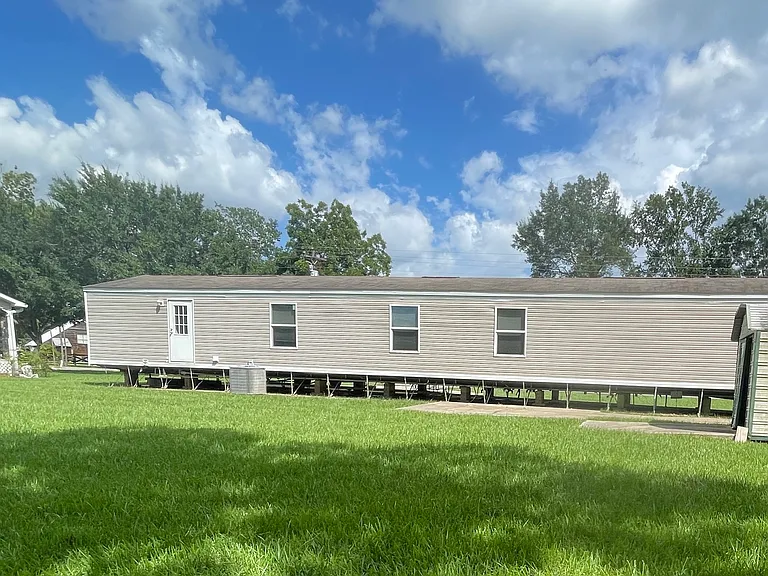 2312 Robley Dr — Photo 2