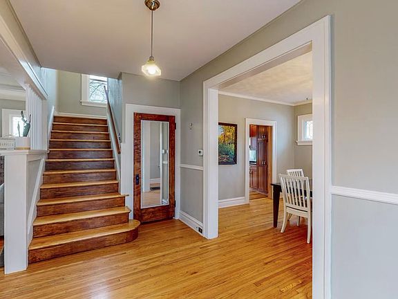 2nd image of 510 6th St SW