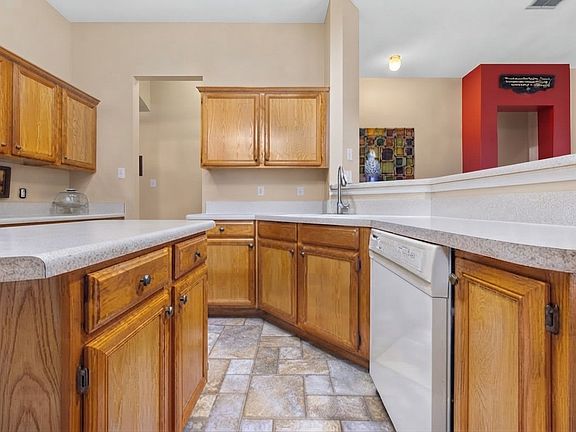 4th image of 6712 Braeview Dr