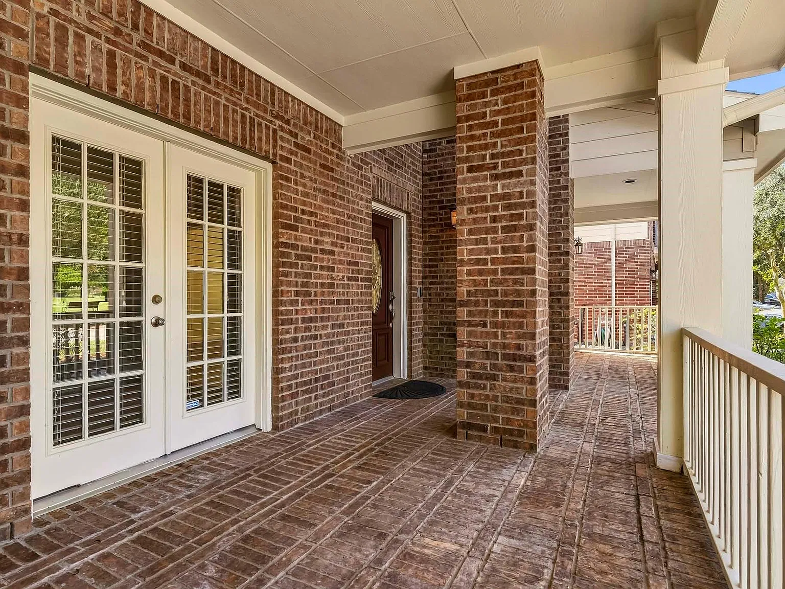 5 bed, 3.5 bath, 4701 sqft, $3,750 — Photo 4
