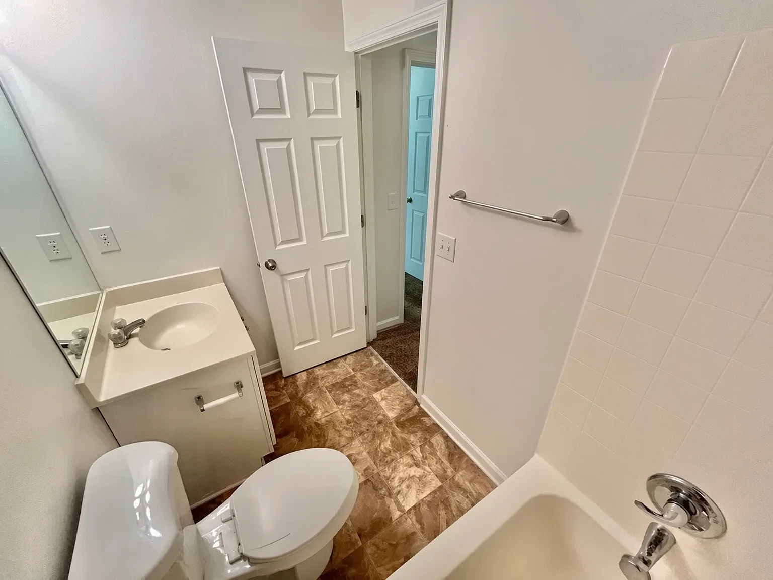 3 bed, 2.5 bath, 1506 sqft, $1,860 — Photo 1